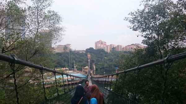 Sunway Lagoon bridge